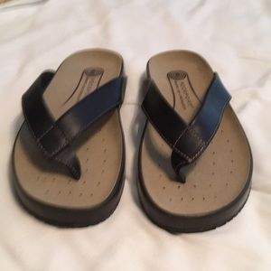 EUC, size 10 Rockport flip flops, Navy leather